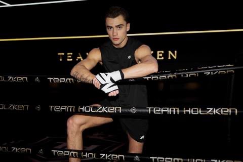 Team Holzken-vechter in de ring van de nieuwe gym